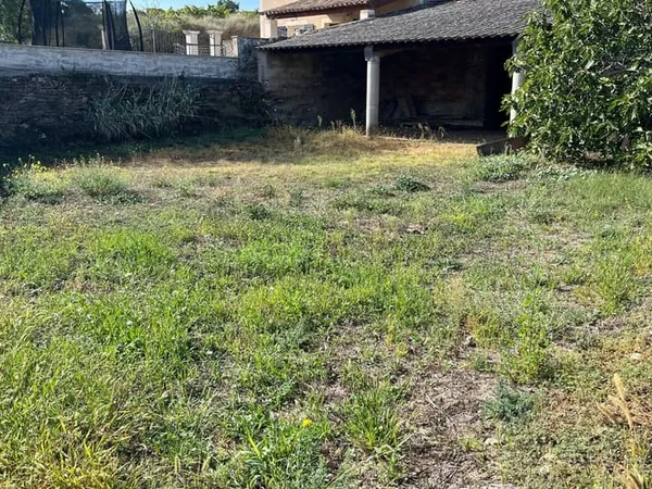 Terrain 280 m²
