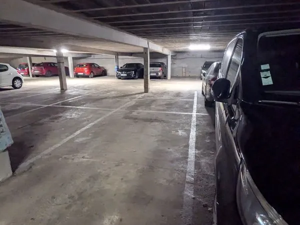 Parking sécurisé en sous-sol - Rennes Sud (Henri Fréville / Italie)