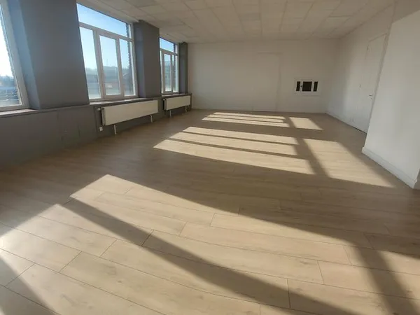 Bureaux rénovés et aménagés 120 m² - Roubaix Cavrois-Mahieu