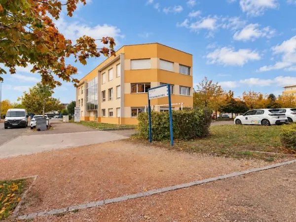 Bureau 70 m²