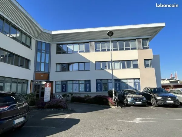 BUREAUX 130 m² SAINT GREGOIRE