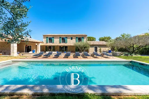 Maison 9 pièces 280 m²