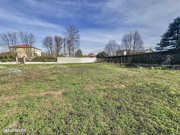Terrain viabilisé Solaize 542 m²
