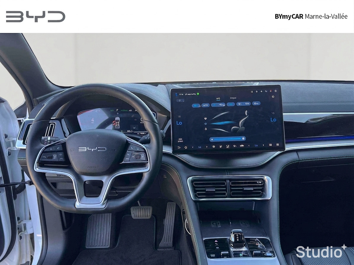 BYD Seal U 1.5l DM-i 218 ch PHEV — photo 9