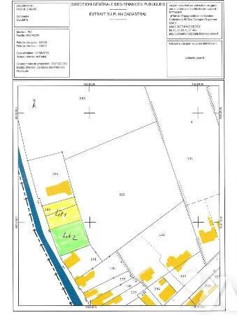 Terrain 705 m²