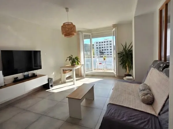 ​T4 DE 83 m² RÉNOVÉ - GARAGE + BALCON + DRESSING - DPE D