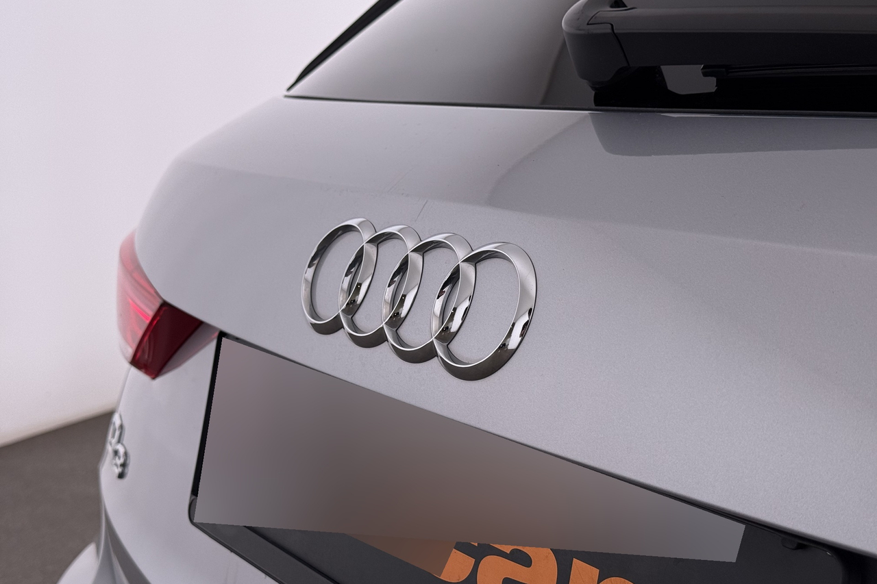 Audi Q3 — photo 9