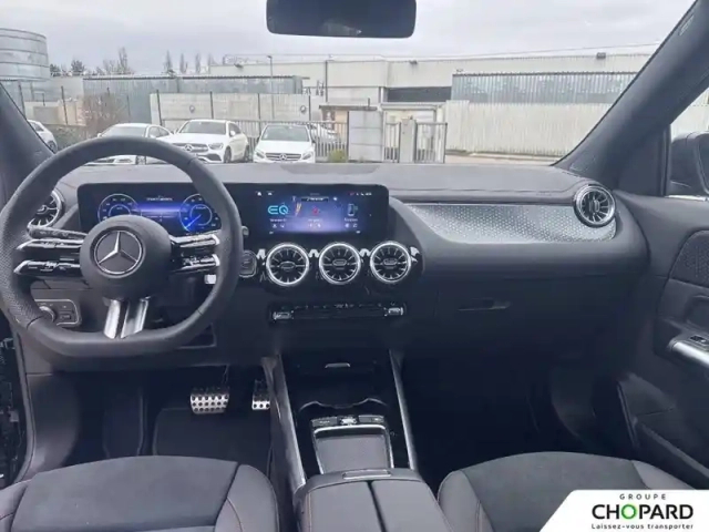Mercedes Eqa 250+ — photo 17