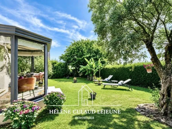 MAISON CONTEMPORAINE - 157 m² - SAINT AVÉ