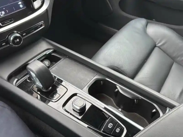 Volvo V60 b4 197 ch dct7 — photo 32