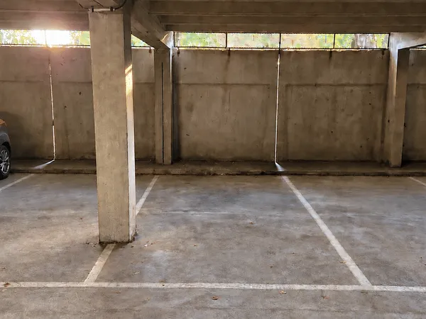 Parking 12 m²