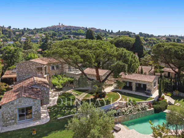 Bastide en pierre rénovée, à pied de Saint-Paul de Vence