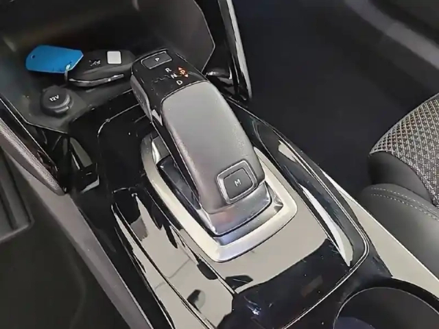 Peugeot 2008 puretech 130 s&amp;s eat8 — photo 14