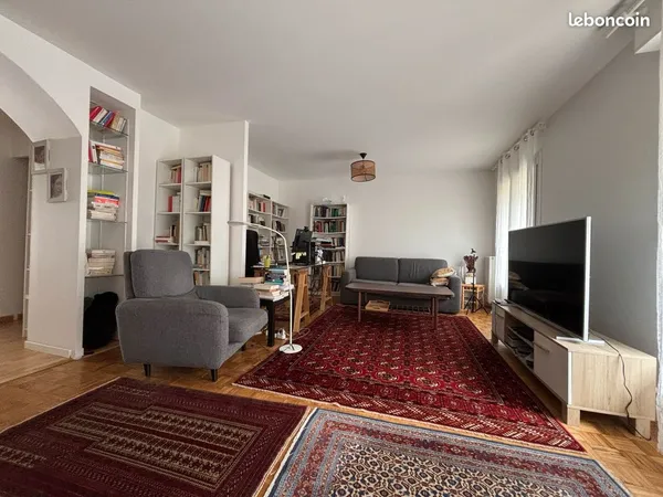 Rennes Francisco-Ferrer - T5 91 m² - Balcon sud et parking