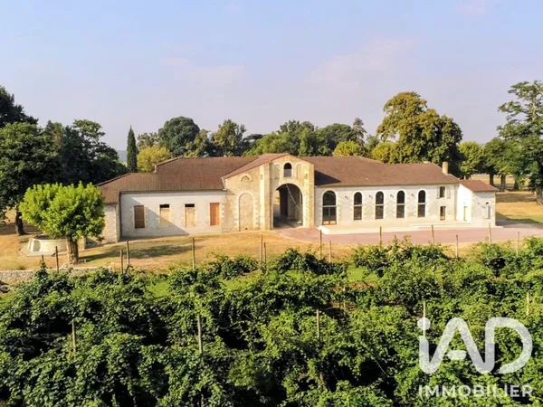 Maison 12 pièces 393 m²