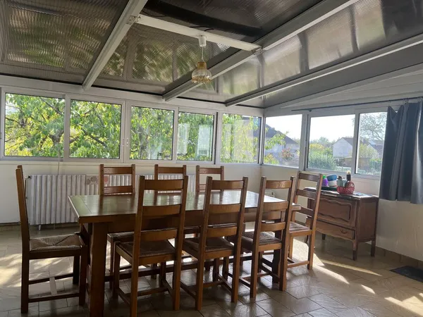 Maison avec sous-sol aménagé - jardin 720 m2