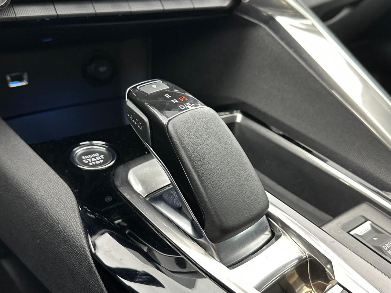 Peugeot 3008 hybrid 225 e-eat8 allure pack — photo 32