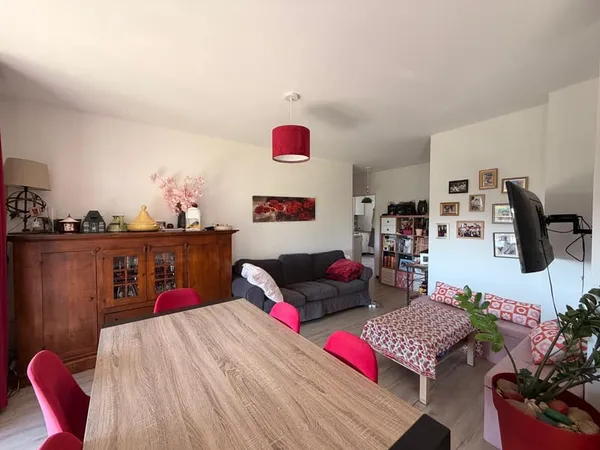 NIMES TRIANGLE DE LA GARE/ PARC JACQUES CHIRAC Appartement P