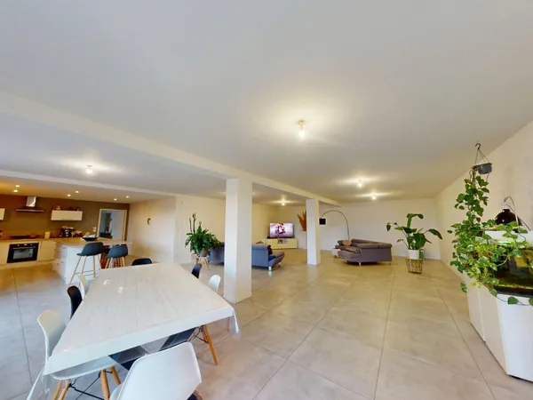 Appartement 5 pièces 317 m²