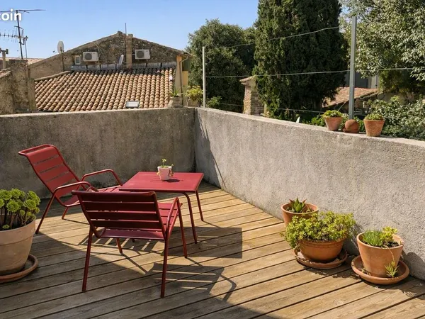 Duplex avec terrasse et vue - 105 m² Carrez / 143 m² au sol - Cadenet