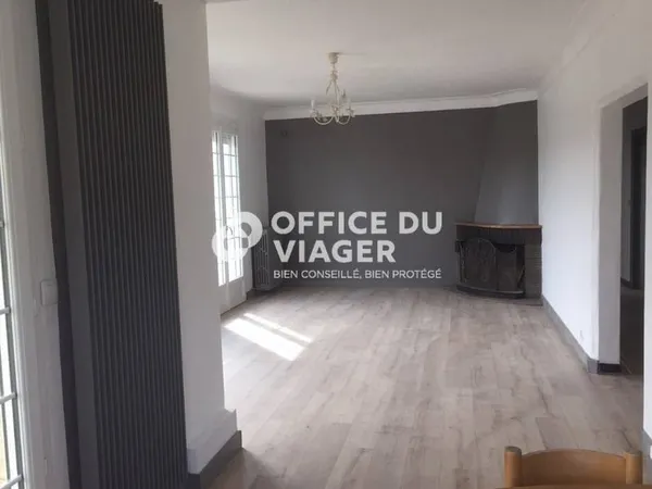 Maison 8 pièces 216 m²