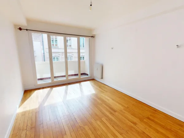 Lyon 6 - FOCH - T3 54M² ac Balcon - Très bon état