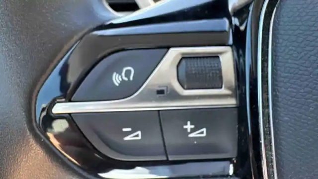 Peugeot 5008 puretech 130ch s&amp;s bvm6 — photo 25
