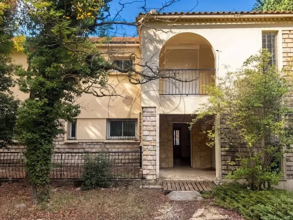 Maison 5 pièces 281 m²