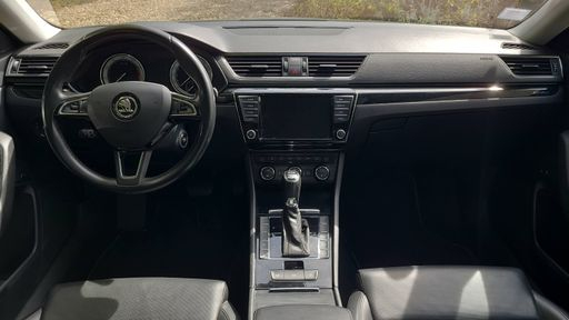 Skoda Superb 1.8 TSI 180 DSG7 - Laurin & Klement – 2016 – 149981 km – Essence – Boîte Automatique — photo 37