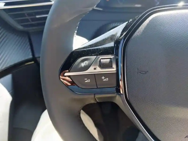 Peugeot 2008 100 s&amp;s bvm6 — photo 47