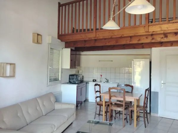 LOT DE 3 STUDIOS MEUBLE , 47 , 37 , 37 m2 Total : 122,30 m2