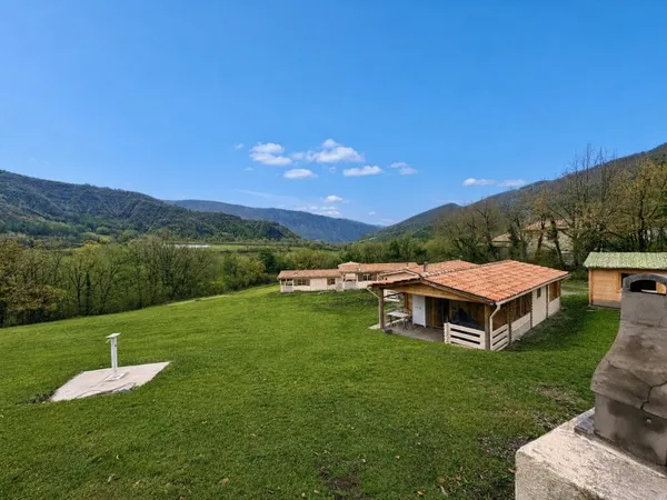 Vente / Local Commercial - 310 m²