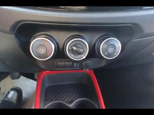 Toyota Aygo X 1.0 vvt-i 72ch design my24 — photo 15