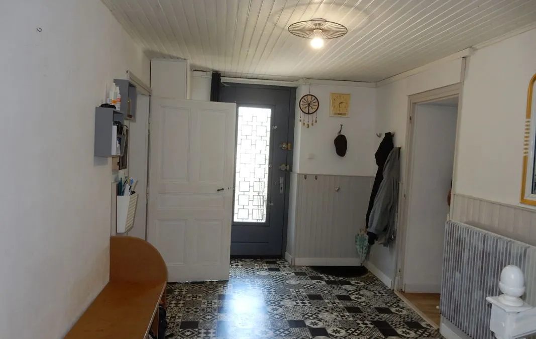 Photo 3