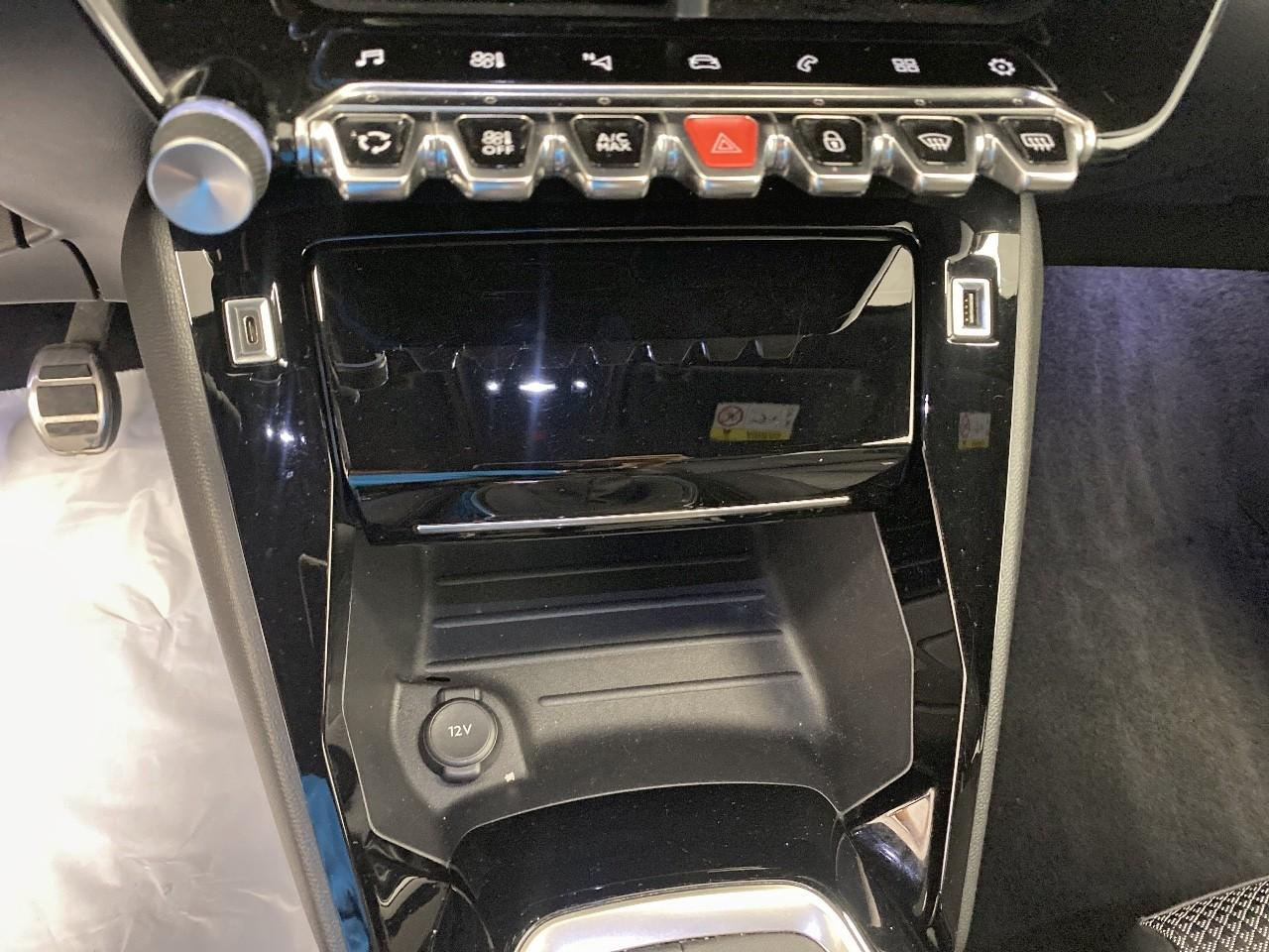 Peugeot 2008 puretech 130 s&s bvm6 gt line — photo 15