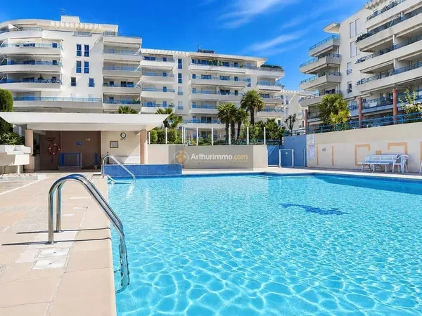 Studio 1 pièce 27 m²