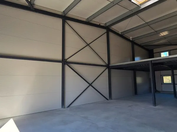 Local d'activité NEUF 196 m² avec mezzanine - Arbin (73800)