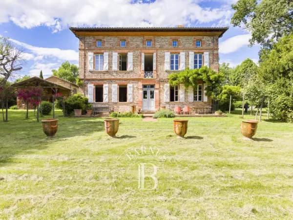 PROCHE LHERM MAISON 380M² PISCINE ET PARC ARBORE