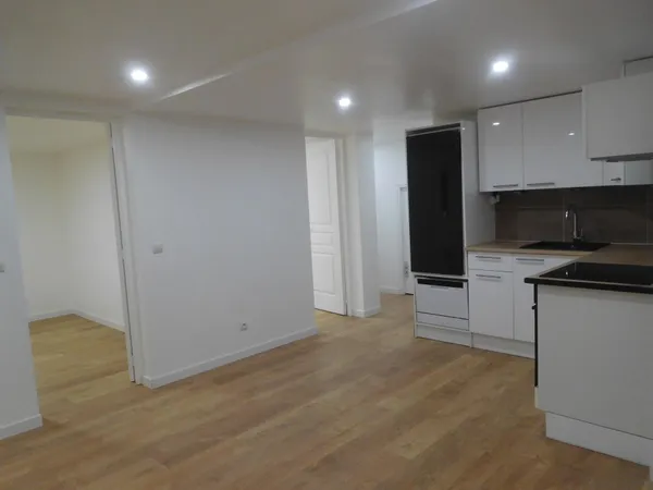 T3 rénové, bien équipé, 2 chambres, en location, 2ème étage, 01130 NANTUA,