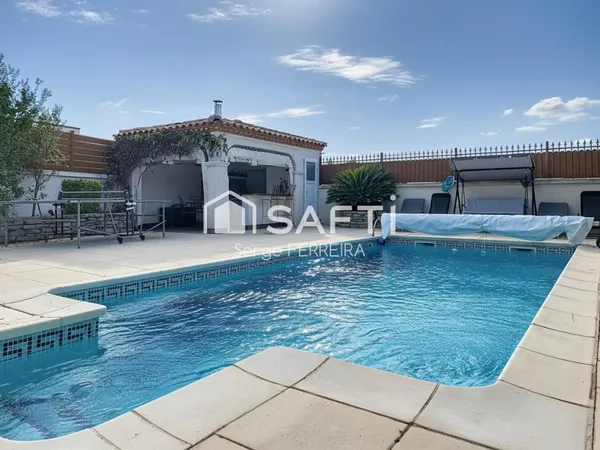 Villa familiale avec piscine et pool house