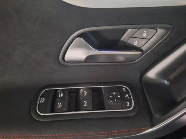 Mercedes Classe A 200 d amg line — photo 13