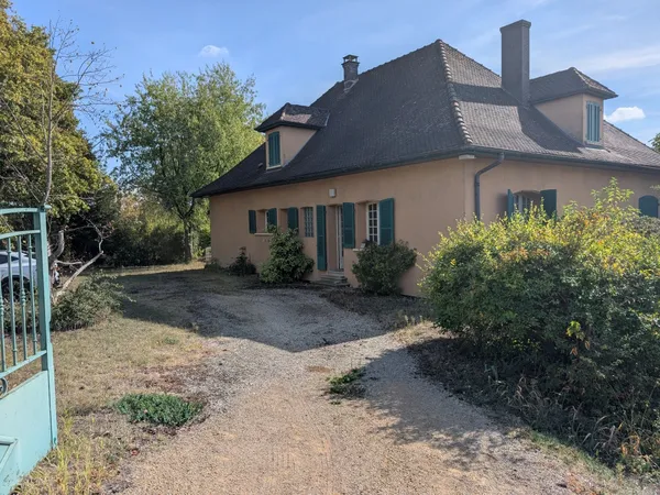 Maison 6 pièces 213 m²