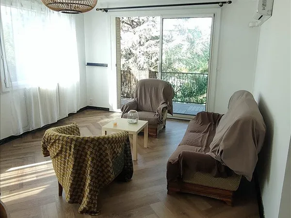 Appartement - 2ème étage - 116 m2 - 5 pièces - Meublé