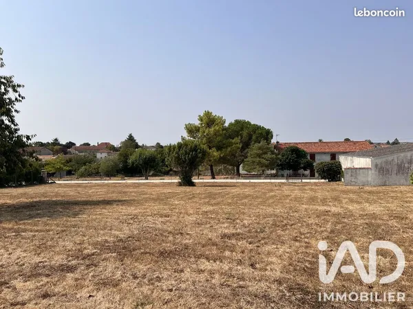 Terrain 1000 m² Chef-Boutonne