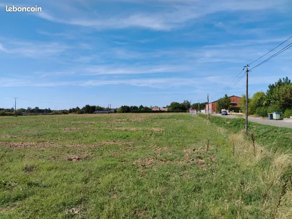 Terrain 650 m² Bressols