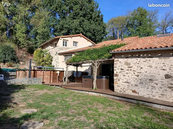 Maison 9 pièces 268 m²