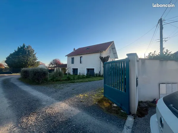 Maison mitoyenne 3 chambres en duplex jardin