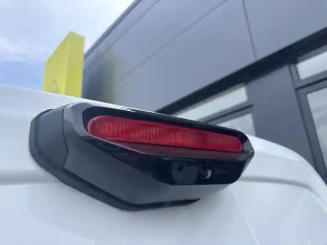 Opel Combo cargo m charge utile majorée diesel 100ch pack premium connect — photo 15