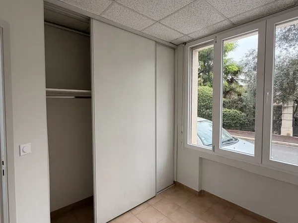 Bureau de 20m2 très lumineux à Grasse