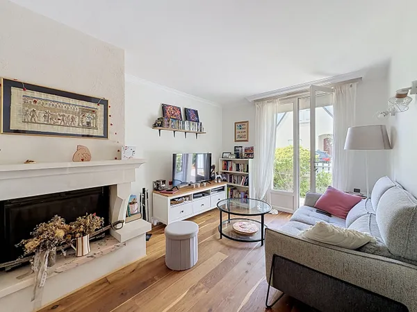 Maison 5 pièces à vendre à Angers - Secteur Nazareth, vie de plain-pied, 3 chambres, jardin, calme e